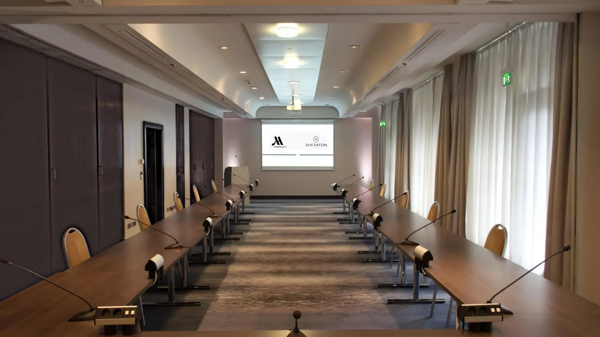 Frankfurt Airport Marriott Hotel Frankfurt am Main 5*,  Tyskland